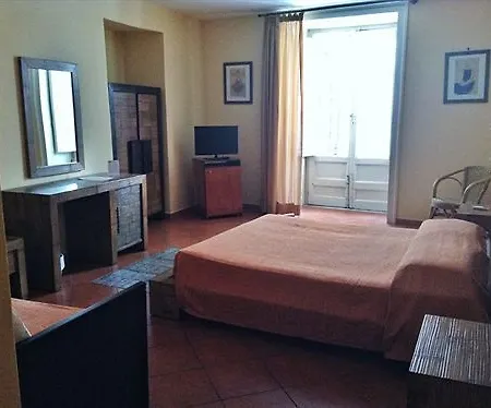 Guest house Kalamarina 2*